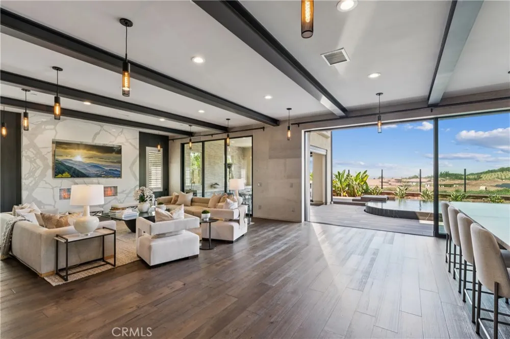 127 Lanzon Irvine, CA 92602