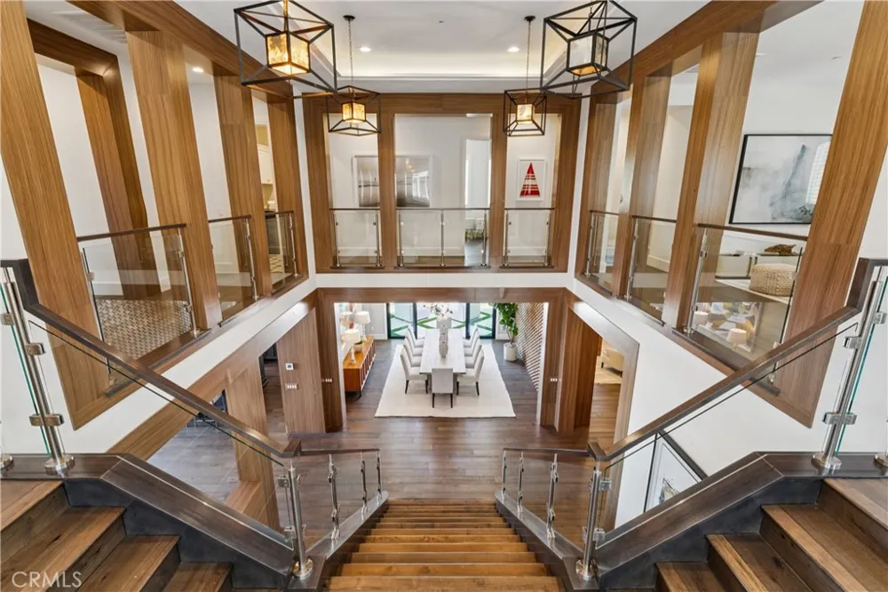 127 Lanzon Irvine, CA 92602