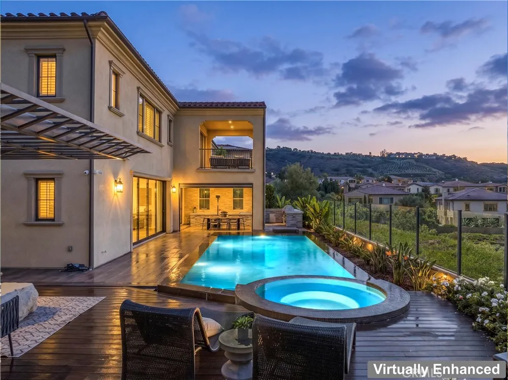 127 Lanzon Irvine, CA 92602