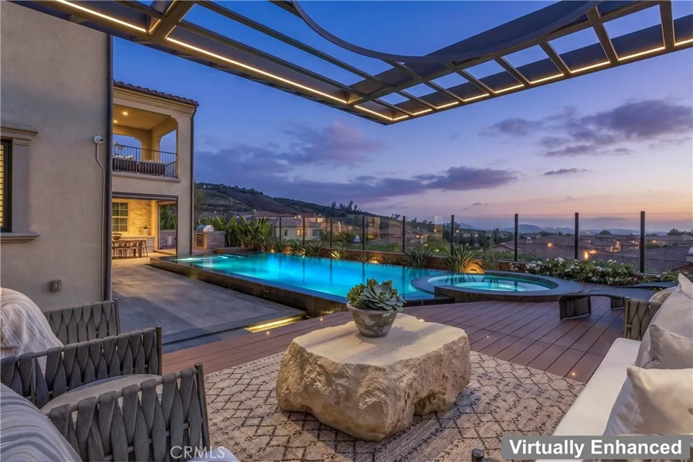 127 Lanzon Irvine, CA 92602