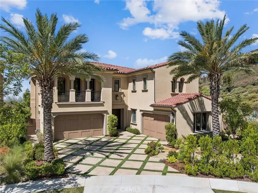 127 Lanzon Irvine, CA 92602