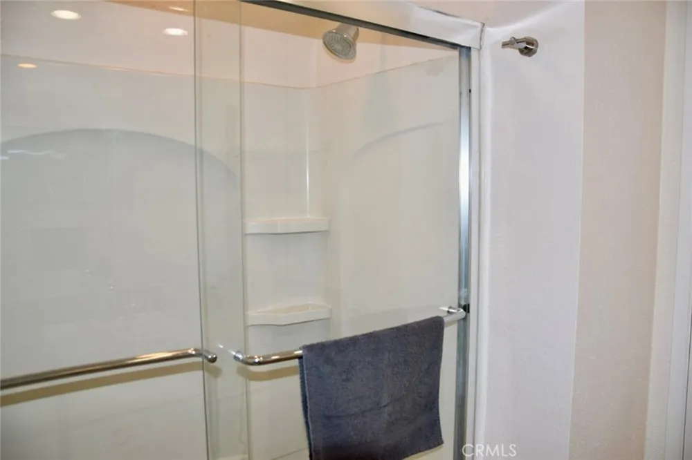 10757 Hortense #304 Toluca Lake, CA 91602