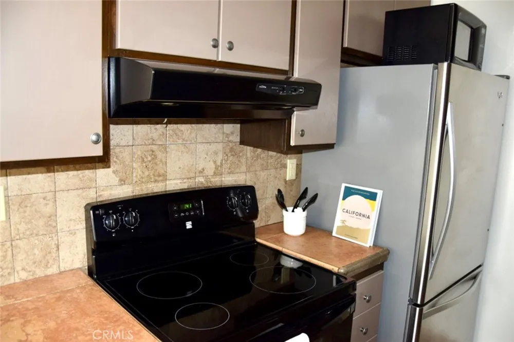 10757 Hortense #304 Toluca Lake, CA 91602