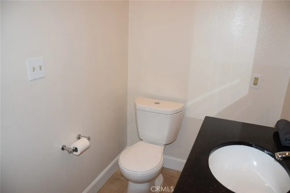 10757 Hortense #304 Toluca Lake, CA 91602