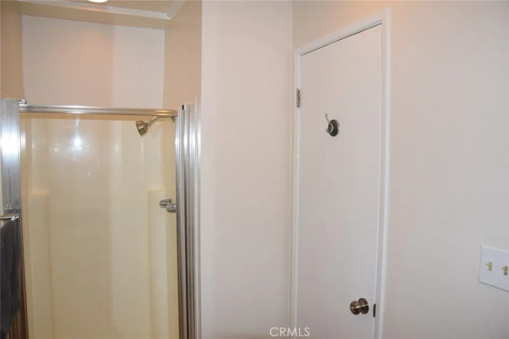 10757 Hortense #304 Toluca Lake, CA 91602