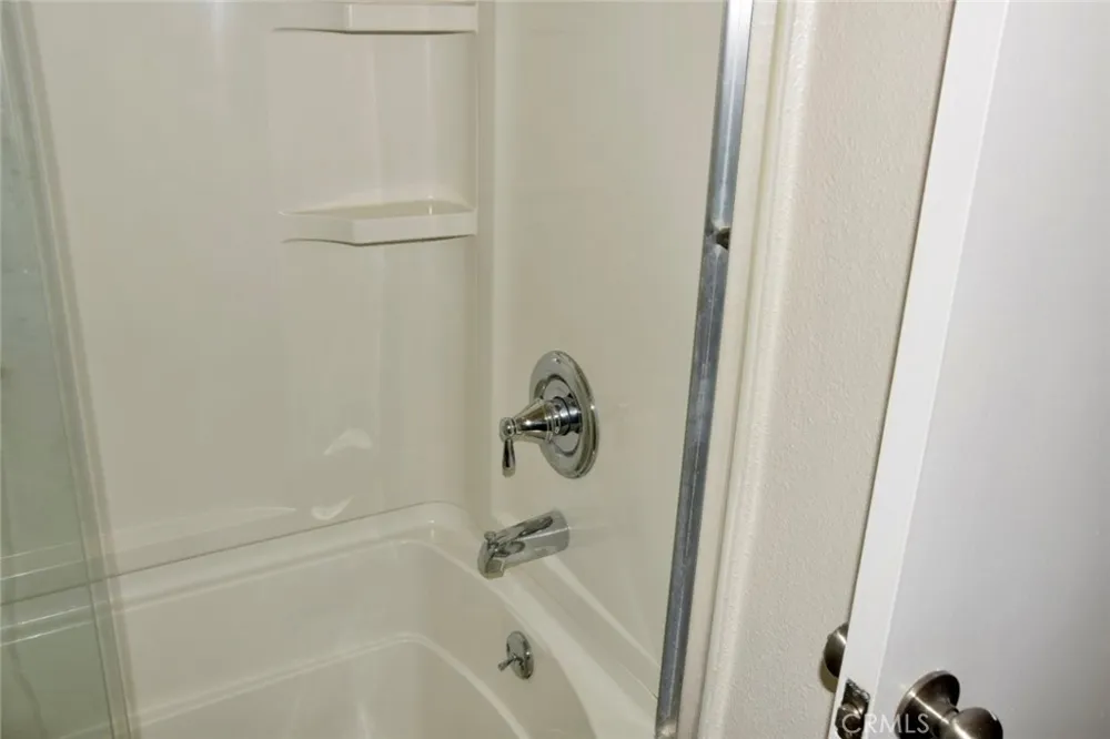 10757 Hortense #304 Toluca Lake, CA 91602