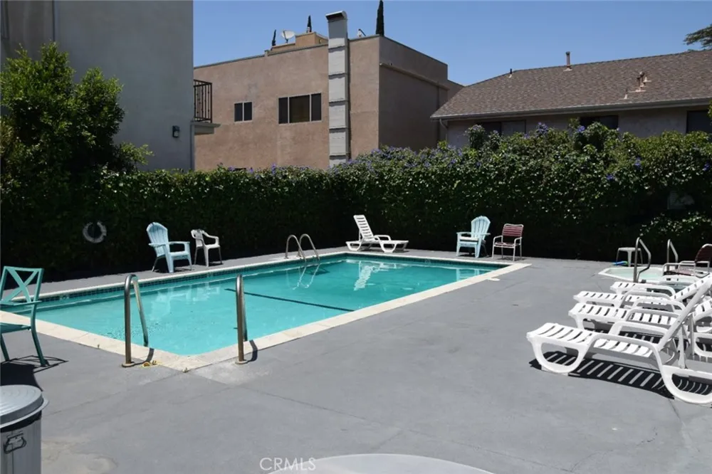 10757 Hortense #304 Toluca Lake, CA 91602