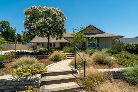 2220 W Silver Tree
