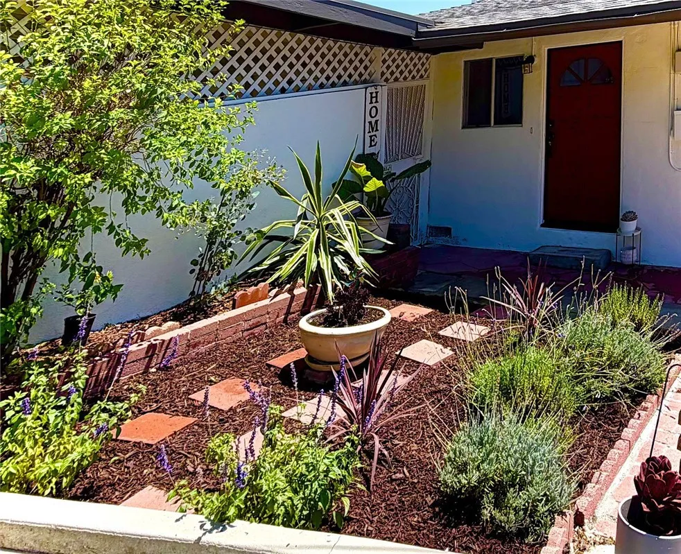 2012 Barnett Los Angeles, CA 90032