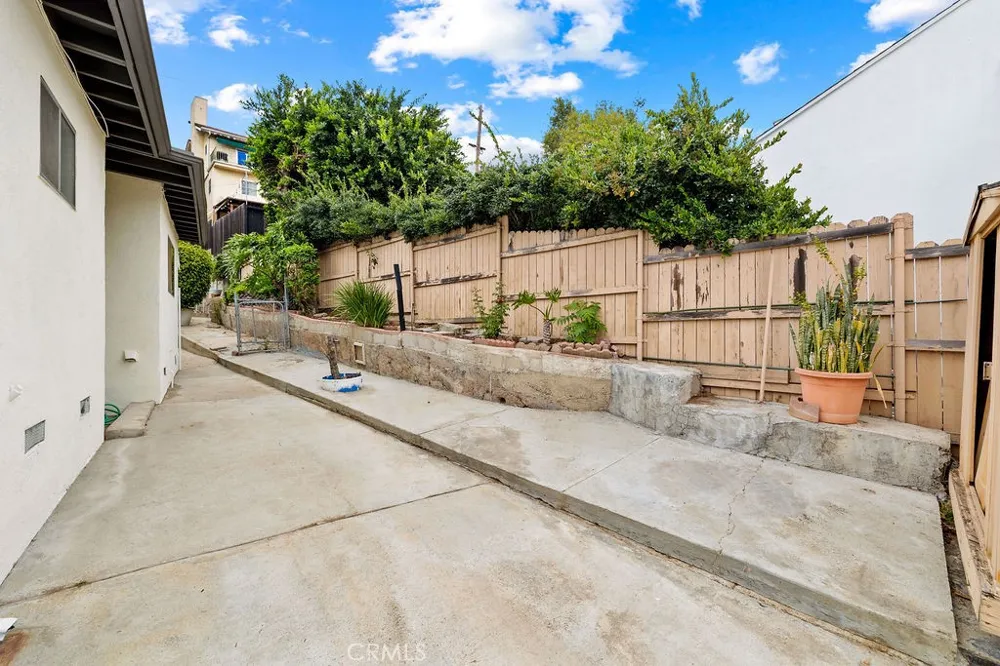 2012 Barnett Los Angeles, CA 90032