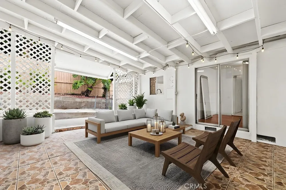 2012 Barnett Los Angeles, CA 90032