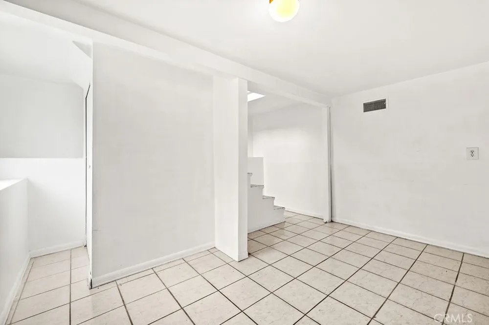2012 Barnett Los Angeles, CA 90032