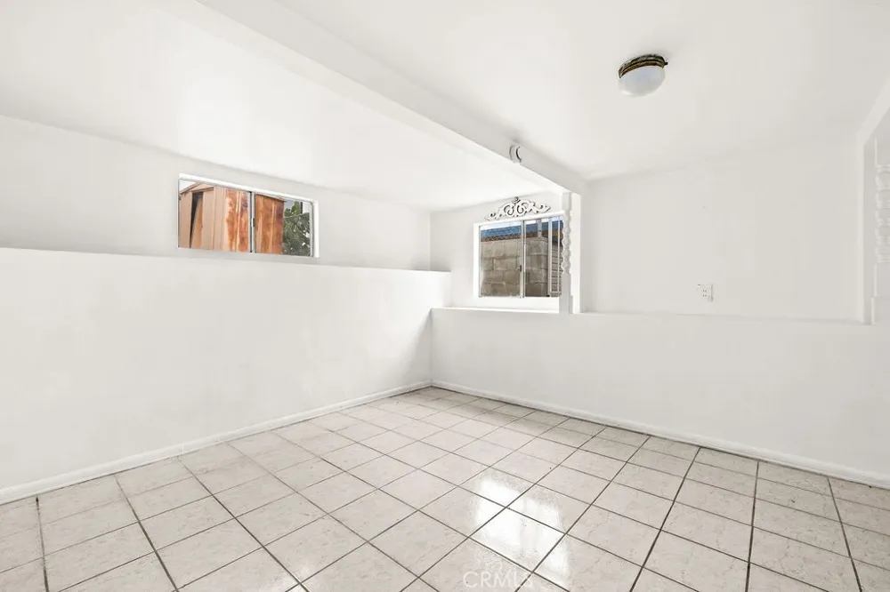2012 Barnett Los Angeles, CA 90032