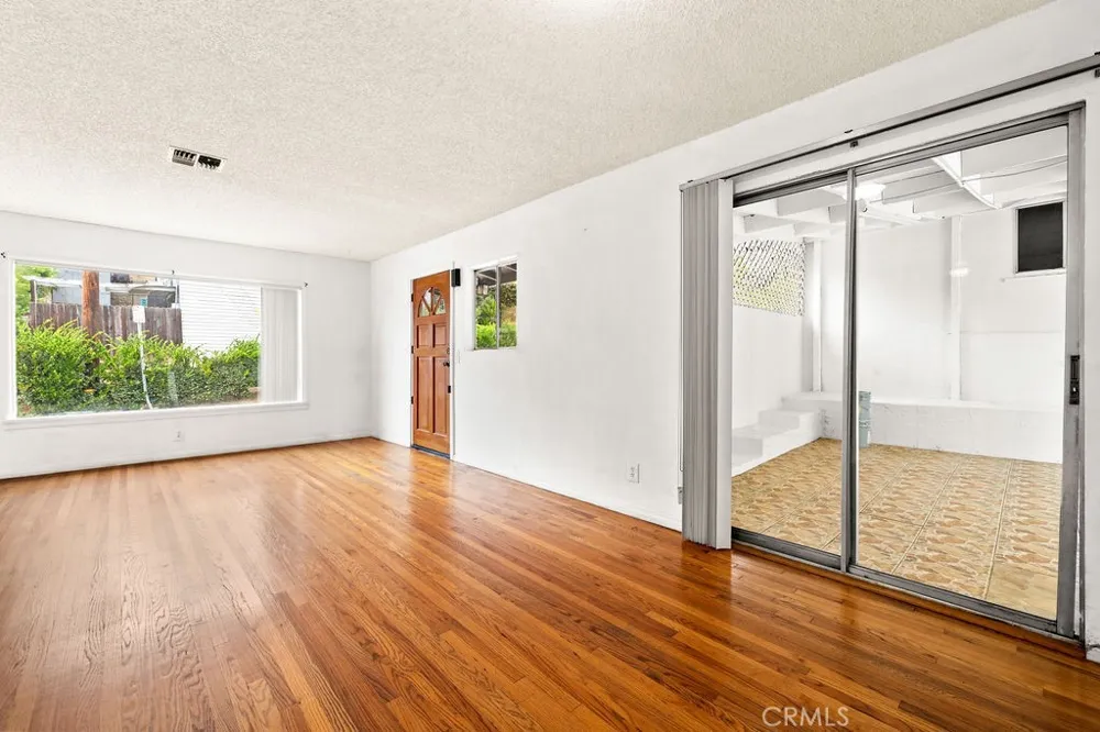 2012 Barnett Los Angeles, CA 90032