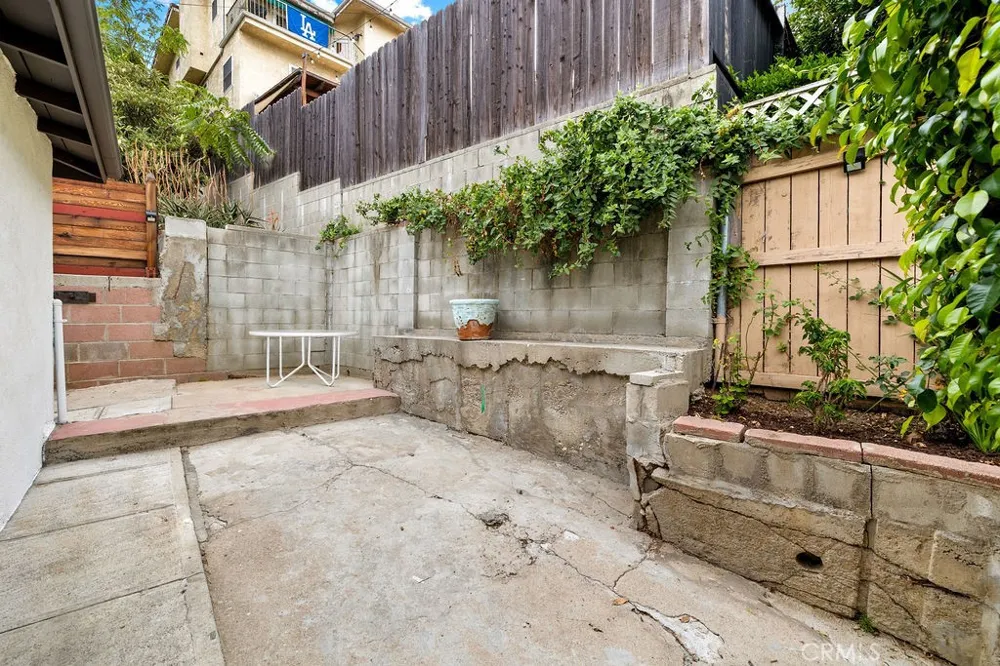 2012 Barnett Los Angeles, CA 90032