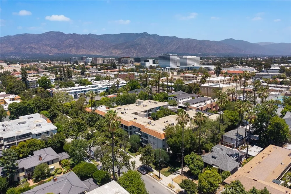 420 S Madison #213 Pasadena, CA 91101