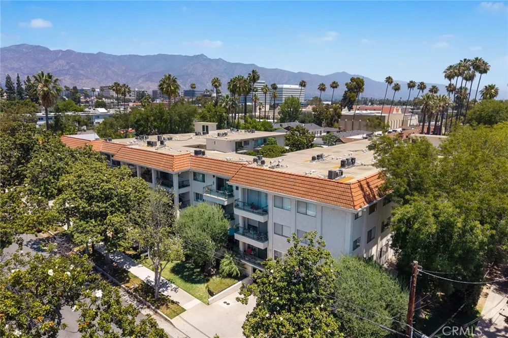 420 S Madison #213 Pasadena, CA 91101