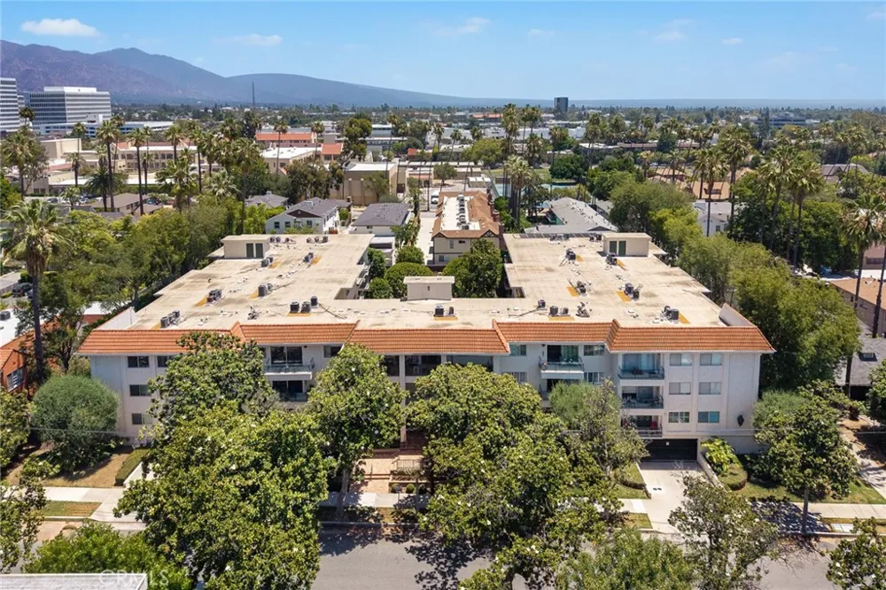 420 S Madison #213 Pasadena, CA 91101