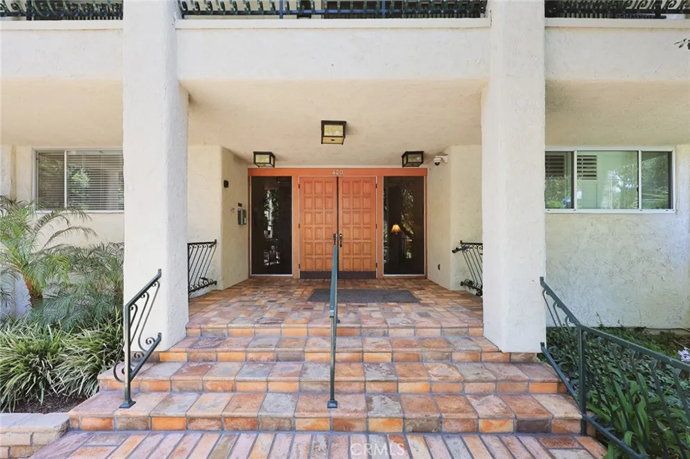 420 S Madison #213 Pasadena, CA 91101