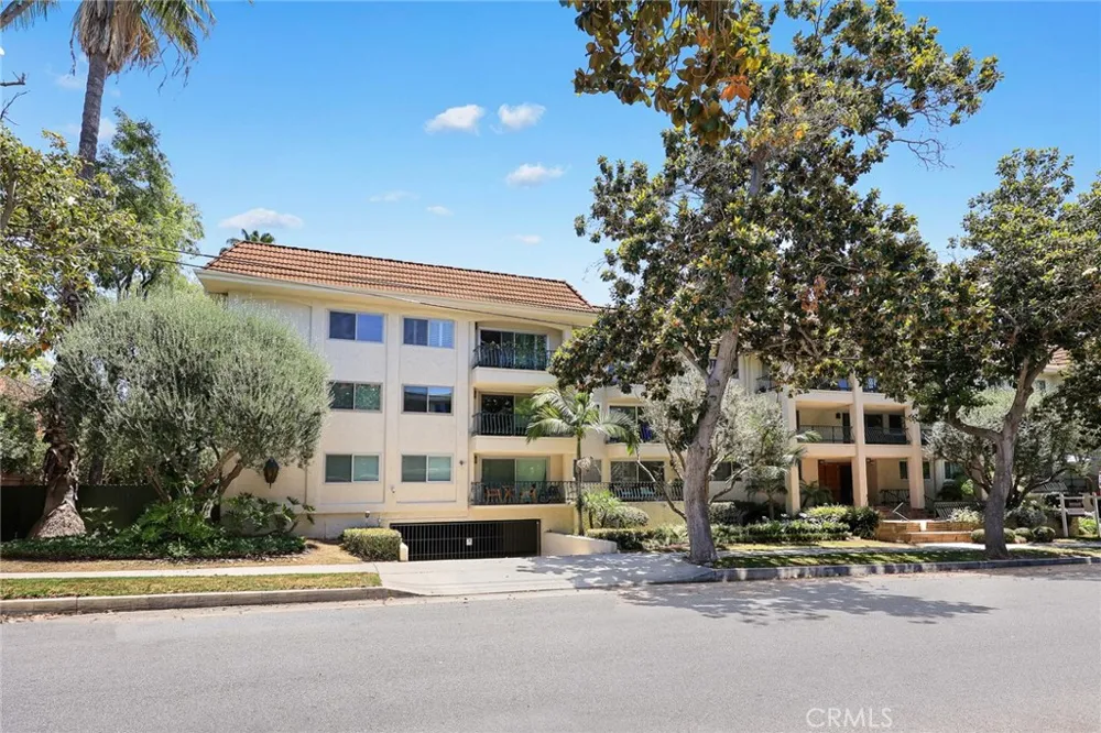420 S Madison #213 Pasadena, CA 91101