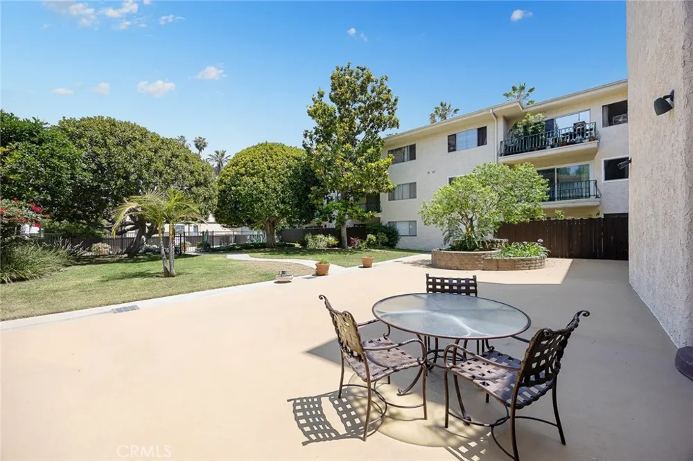 420 S Madison #213 Pasadena, CA 91101