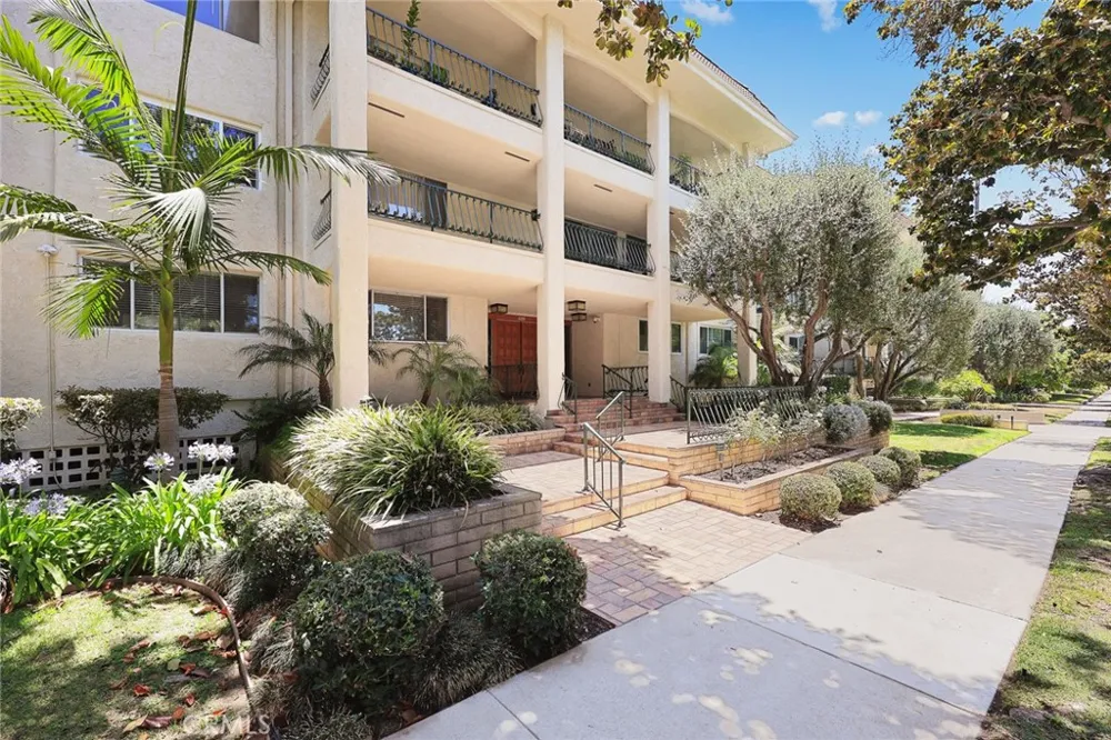 420 S Madison #213 Pasadena, CA 91101