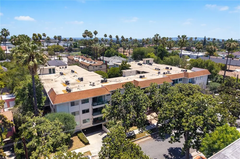 420 S Madison #213 Pasadena, CA 91101