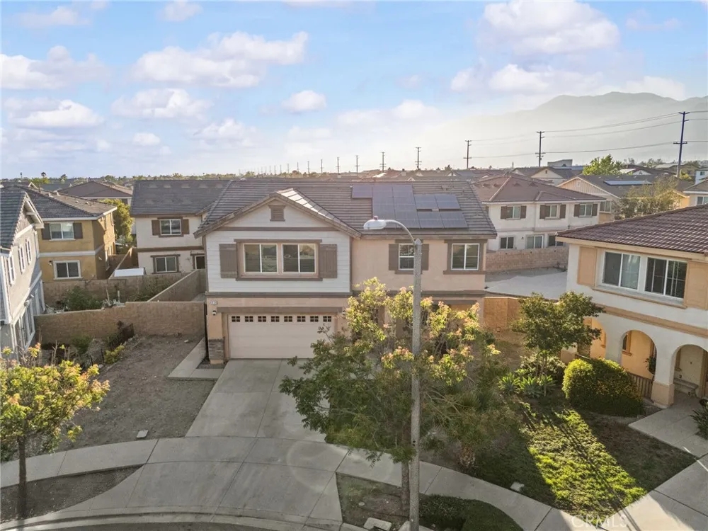 6958 Stanza Court Fontana, CA 92336