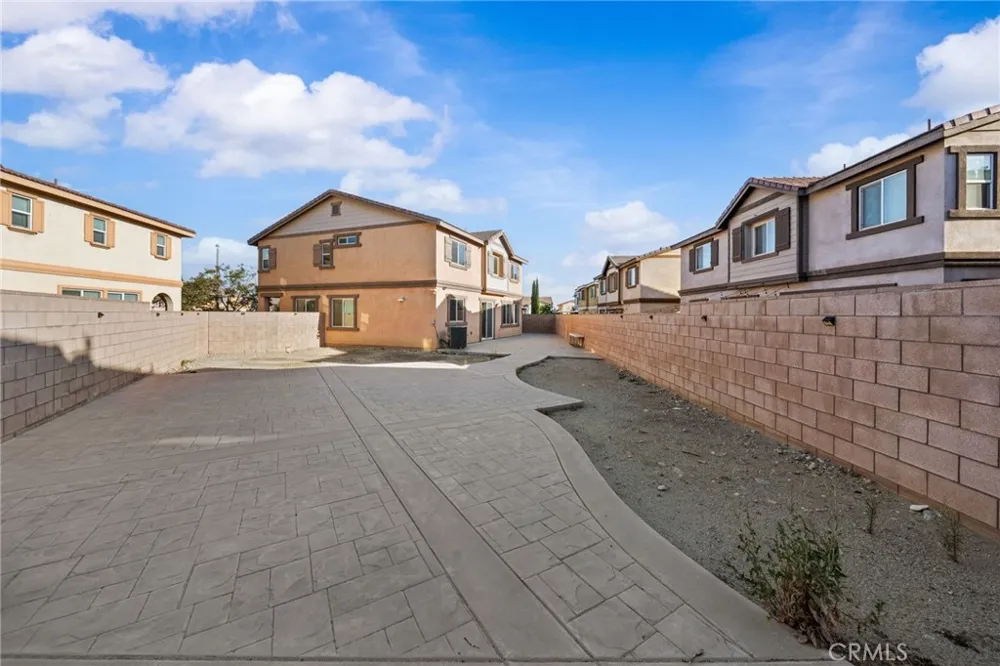 6958 Stanza Court Fontana, CA 92336