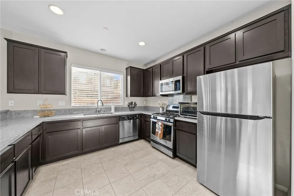 6958 Stanza Court Fontana, CA 92336
