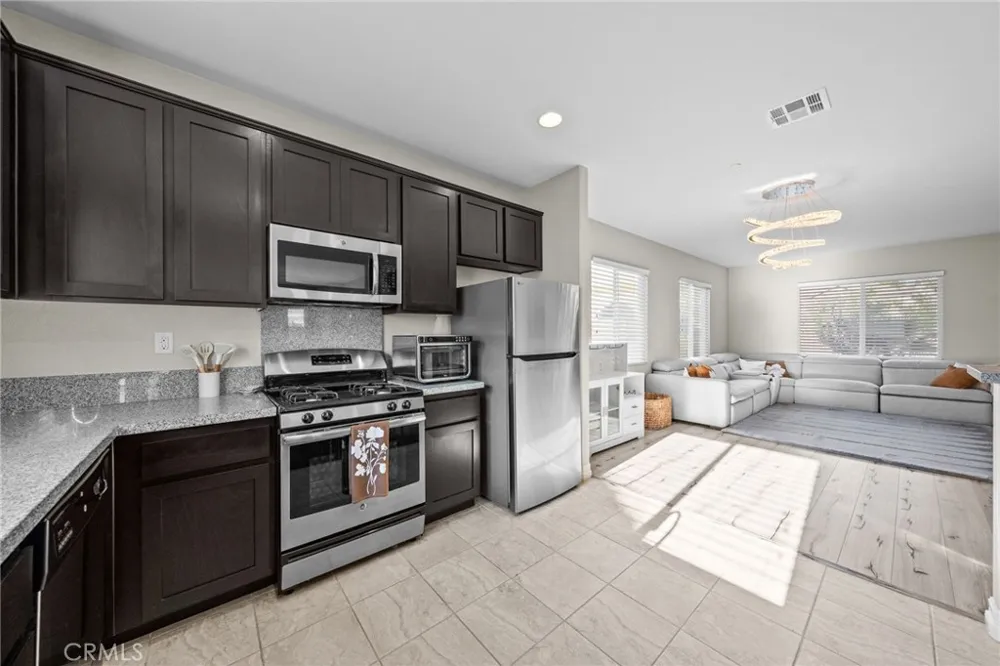 6958 Stanza Court Fontana, CA 92336