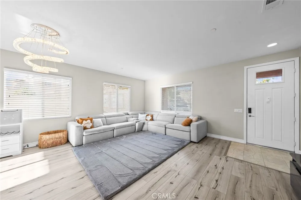 6958 Stanza Court Fontana, CA 92336