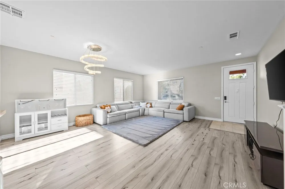 6958 Stanza Court Fontana, CA 92336