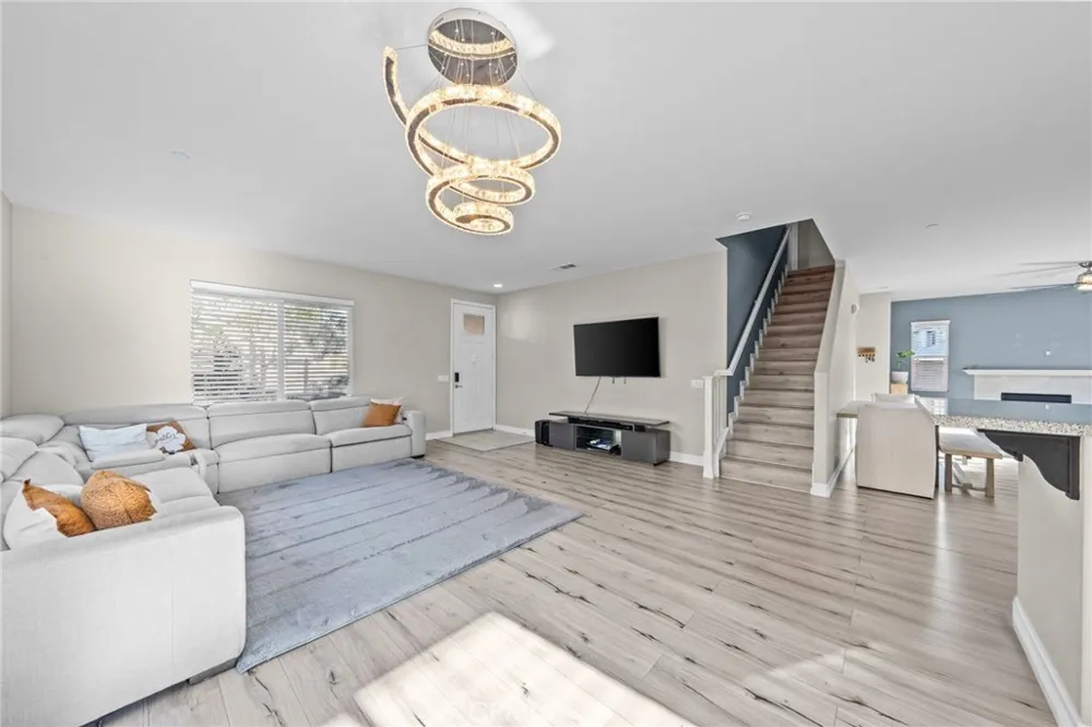 6958 Stanza Court Fontana, CA 92336