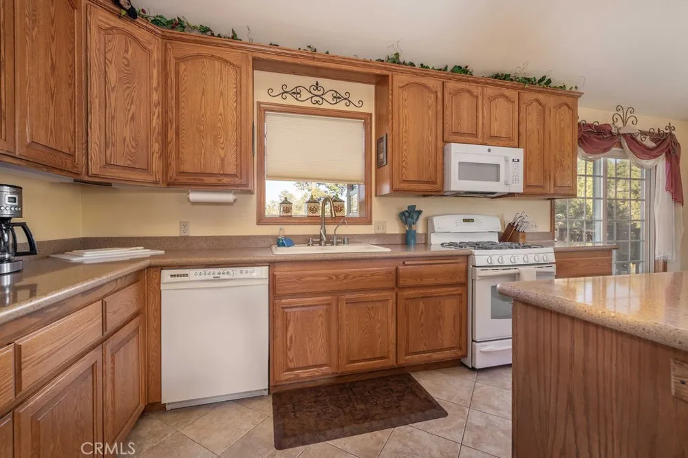 43942 Rainbow Lane Angelus Oaks, CA 92305
