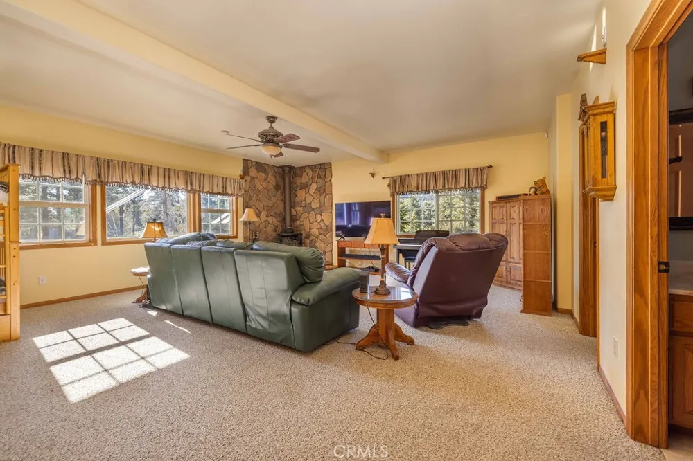 43942 Rainbow Lane Angelus Oaks, CA 92305