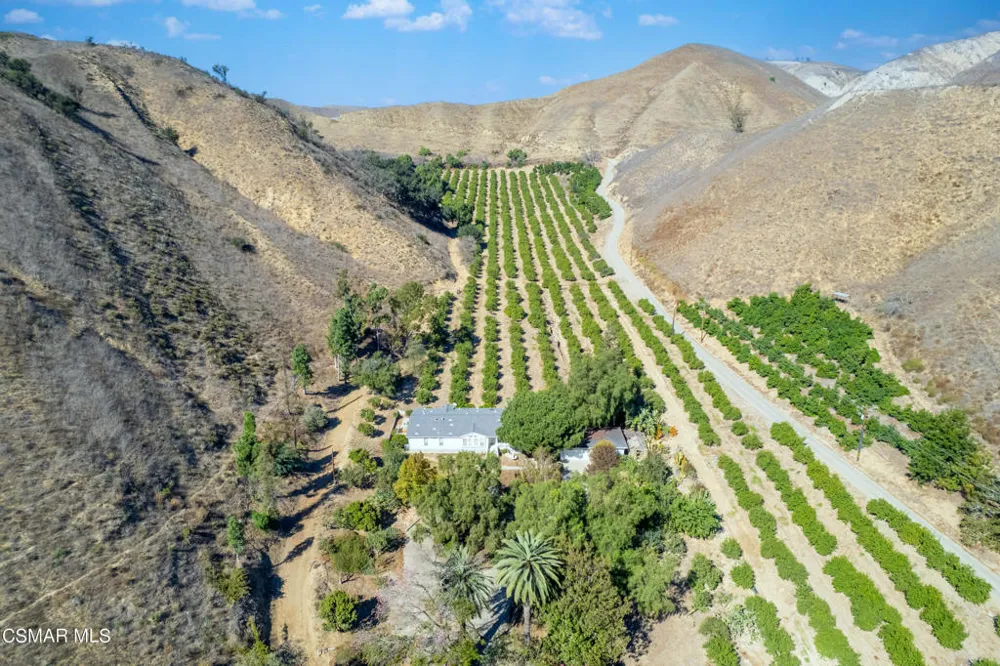 1057 La Loma Avenue Somis, CA 93066