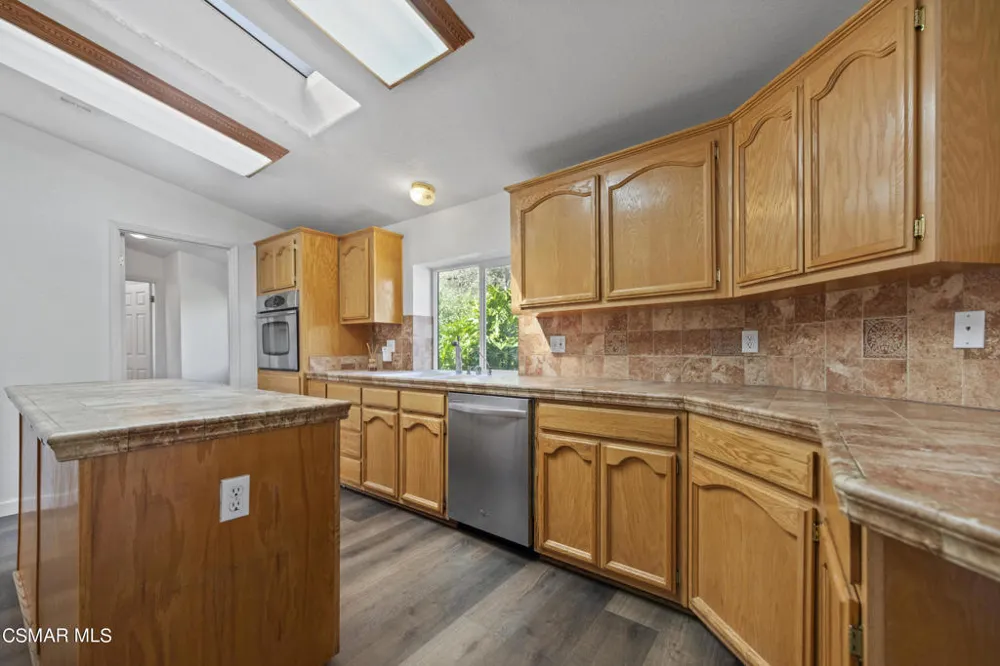 1057 La Loma Avenue Somis, CA 93066