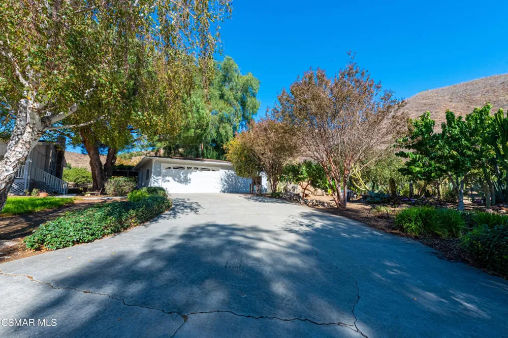 1057 La Loma Avenue Somis, CA 93066