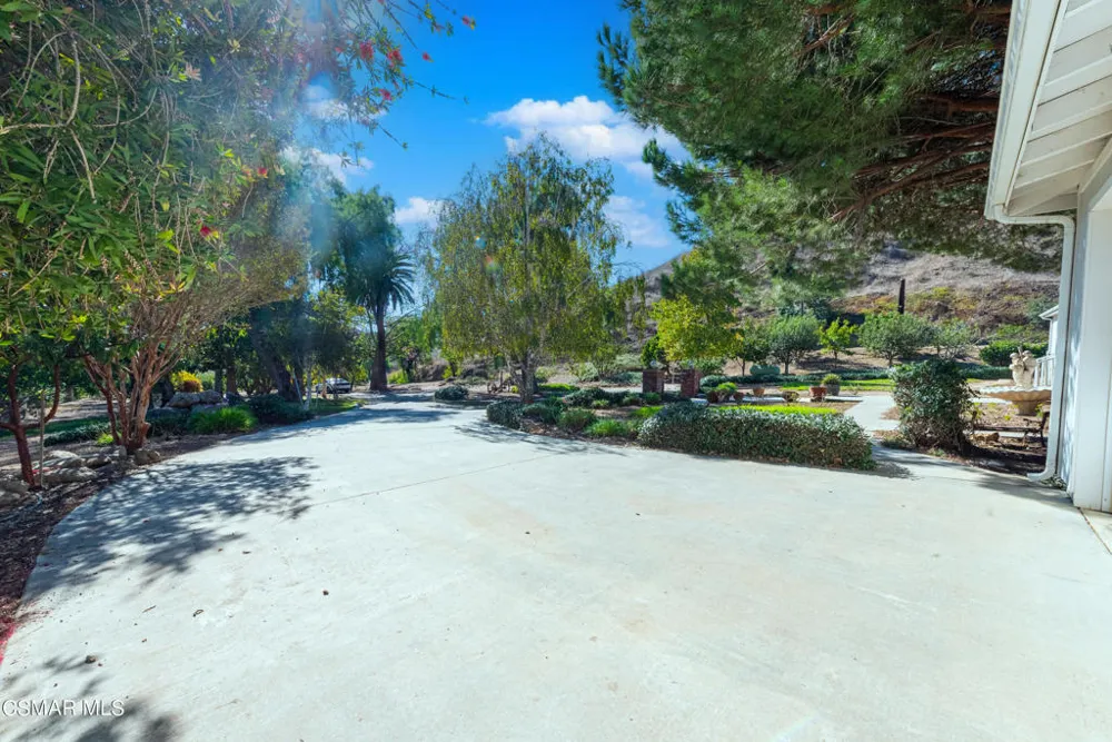 1057 La Loma Avenue Somis, CA 93066