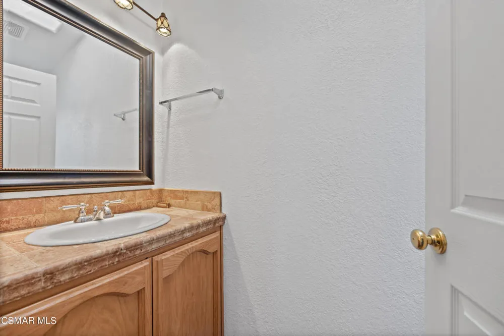1057 La Loma Avenue Somis, CA 93066