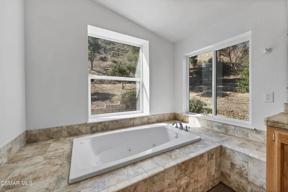 1057 La Loma Avenue Somis, CA 93066