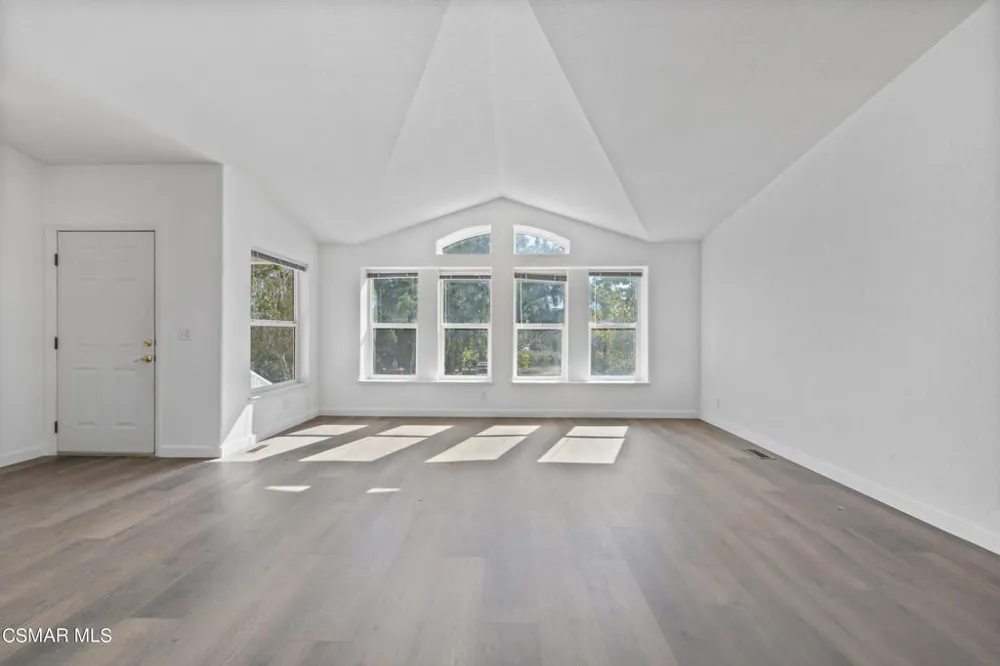 1057 La Loma Avenue Somis, CA 93066