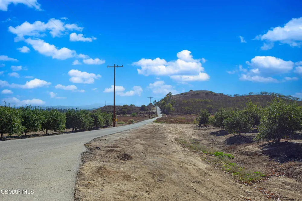 1057 La Loma Avenue Somis, CA 93066