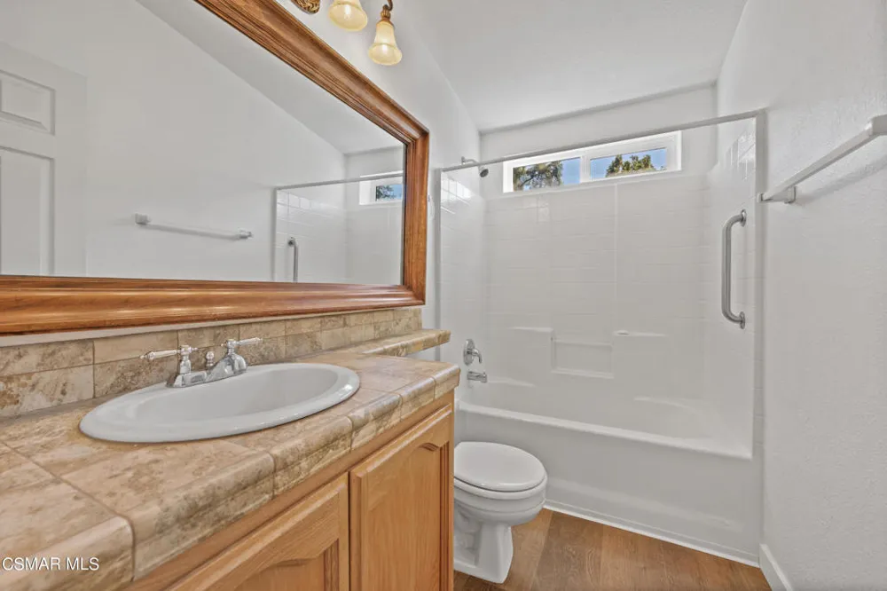 1057 La Loma Avenue Somis, CA 93066
