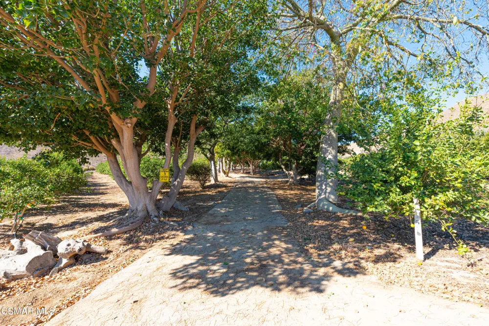 1057 La Loma Avenue Somis, CA 93066