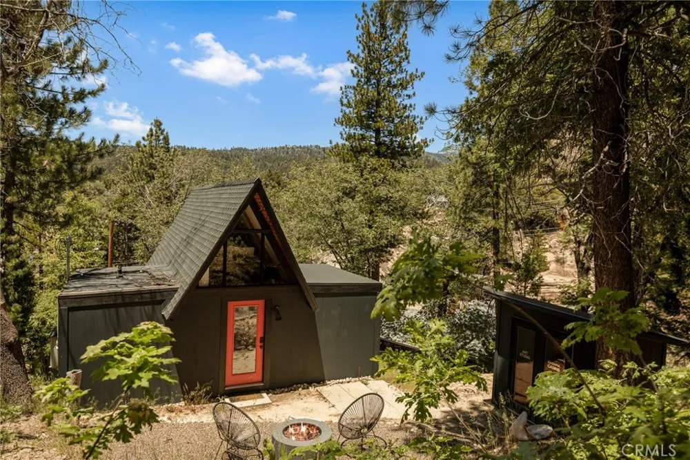 32853 Deerlick Drive Running Springs, CA 92382
