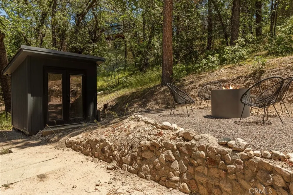 32853 Deerlick Drive Running Springs, CA 92382