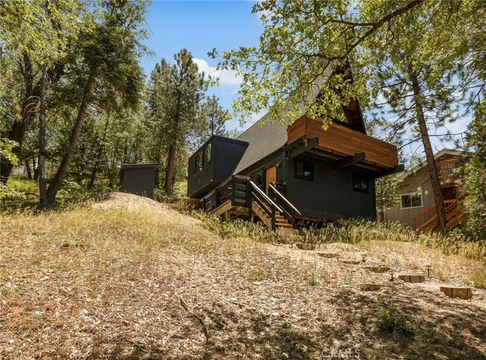 32853 Deerlick Drive Running Springs, CA 92382
