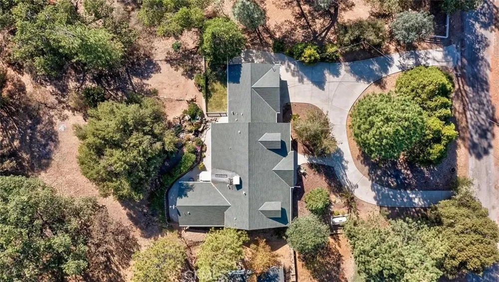 39367 Pine Ridge Road Oakhurst, CA 93644